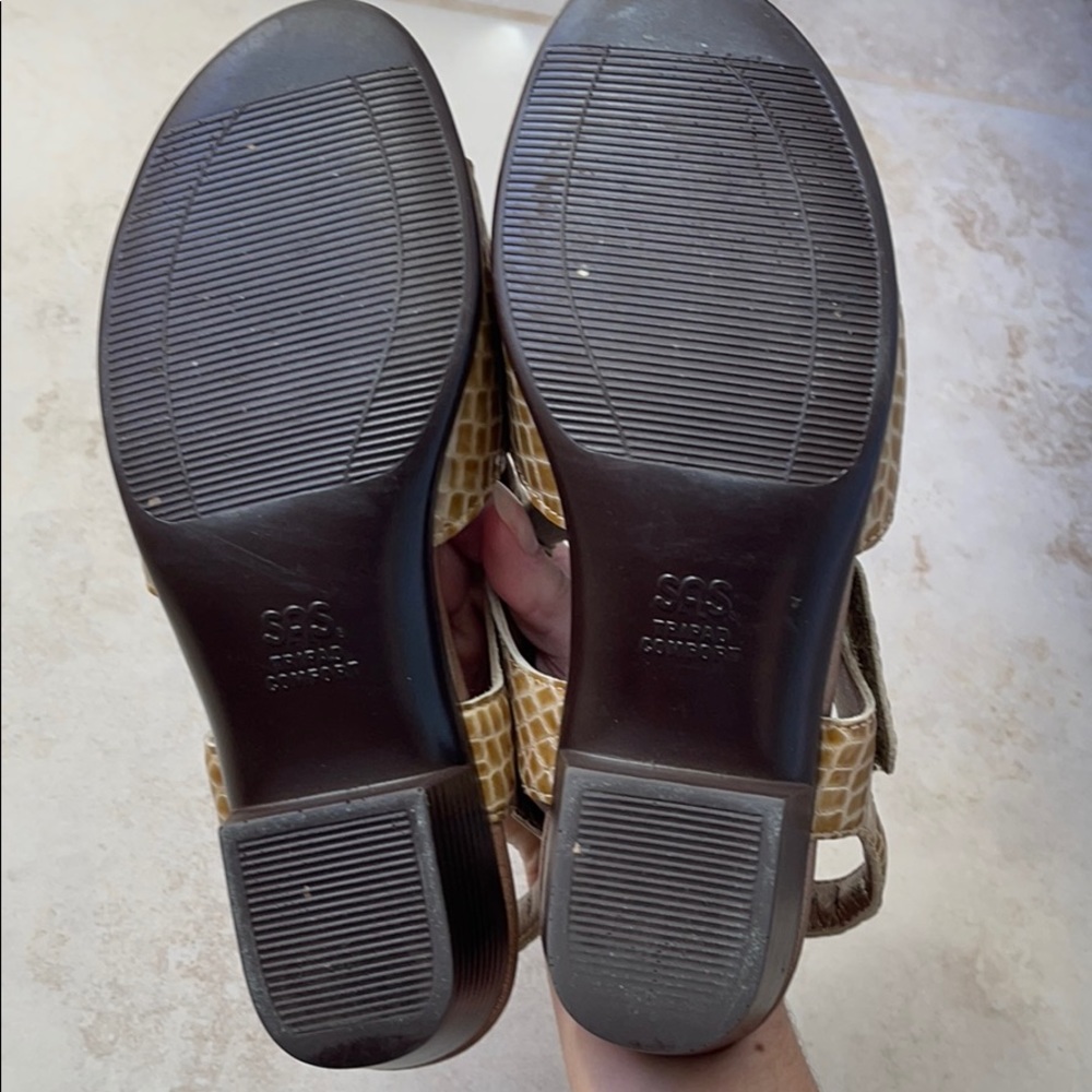 SAS Suntimer patent leather croc comfort sandals - Picture 6 of 8